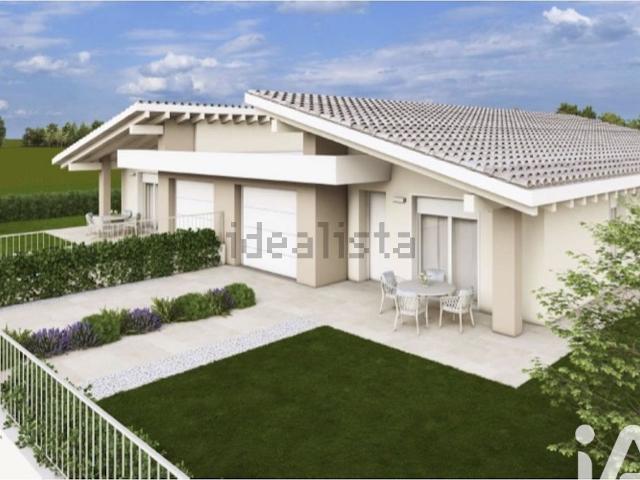 Case e ville in vendita di 135 m² in Via Arno
