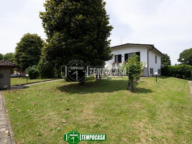 Case e ville in vendita di 135 m² in Via Donatori del Sangue, 8