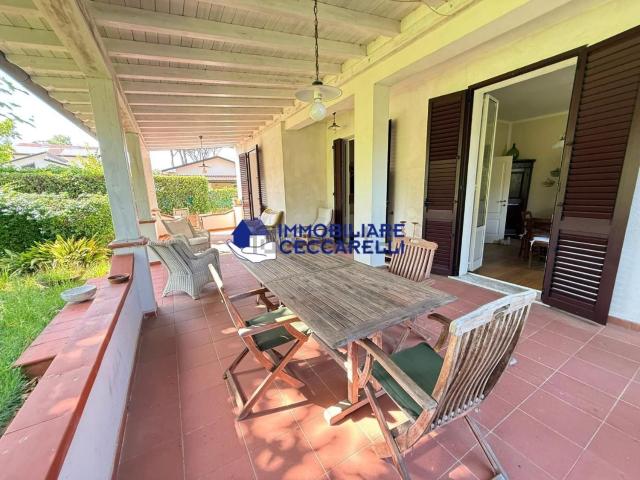 Case e ville in vendita di 135 m² in Via dei Fichi