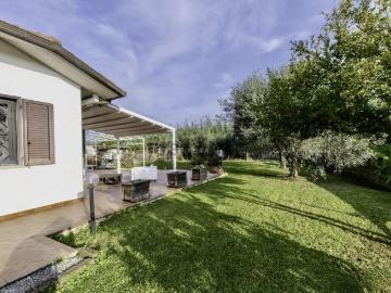 Case e ville in vendita di 135 m² in Via di Quarto Sud, 56021