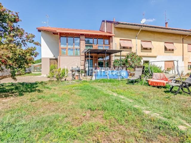 Case e ville in vendita di 135 m² in Via N. Paganini, 2