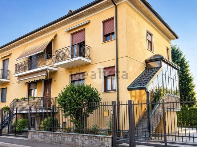 Case e ville in vendita di 135 m² in Via Spluga, 5