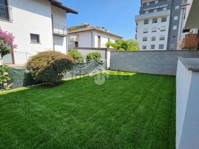 Case e ville in vendita di 170 m² in Via Rigoni, 4