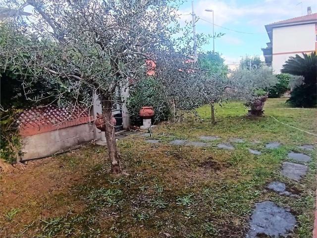 Case e ville in vendita di 135 m² in Viale Monzoni, 120