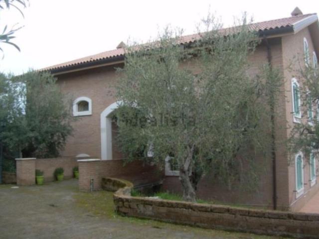 Case e ville in vendita di 135 m² in Viale Regina Margherita