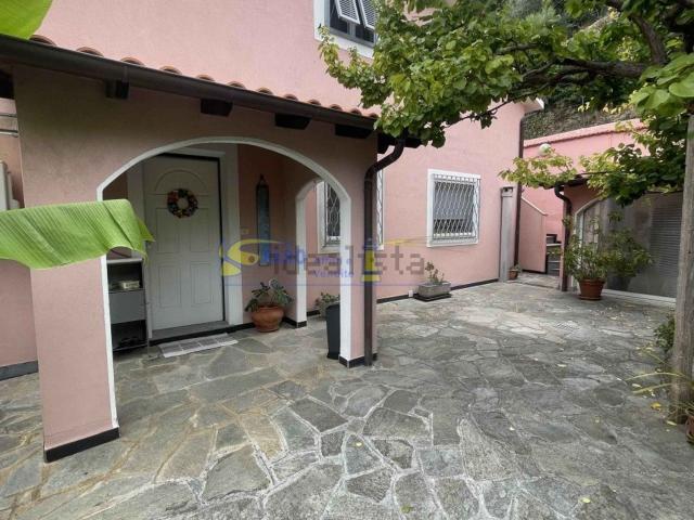 Case e ville in vendita di 135 m² in Corso Limone Piemonte