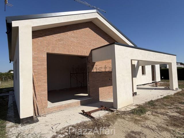 Case e ville in vendita di 135 m² in Piazza Costituzione