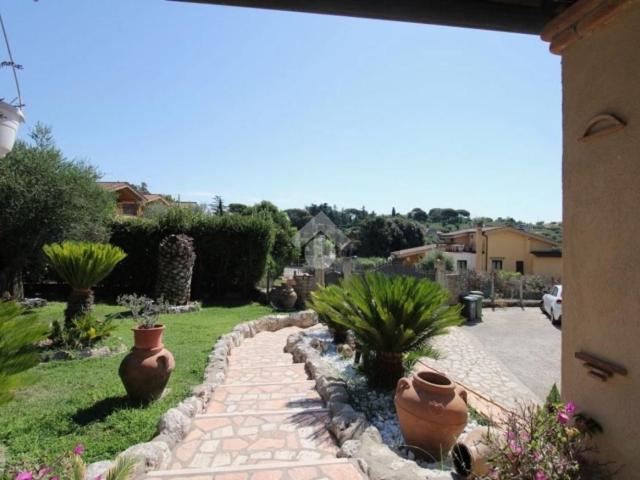 Case e ville in vendita di 135 m² in Strada Morlupo Capena