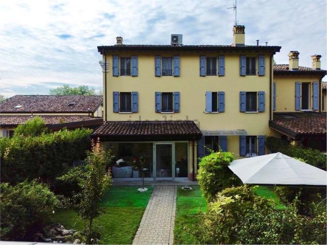 Case e ville in vendita di 135 m² in Strada Vignolese, 1175