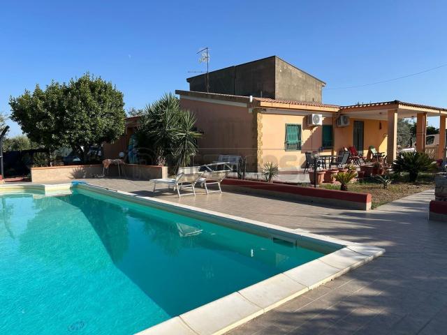 Case e ville in vendita di 136 m²