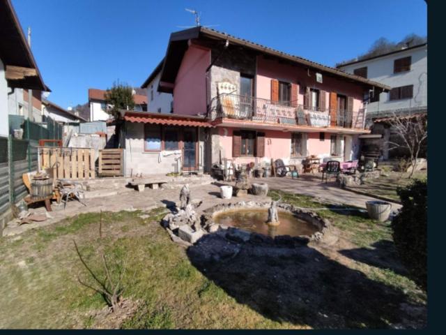 Case e ville in vendita di 136 m² in Via Bandiera