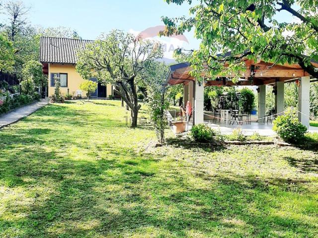 Case e ville in vendita di 136 m² in Via Fontanelle, 1