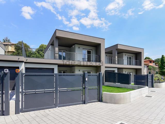 Case e ville in vendita di 136 m² in Via Pietro Mascagn