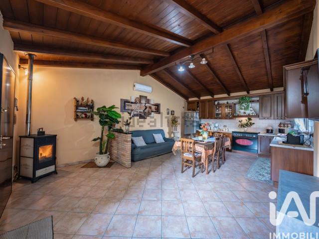 Case e ville in vendita di 136 m² in Strada Colombana Nuvolè Traversa 5
