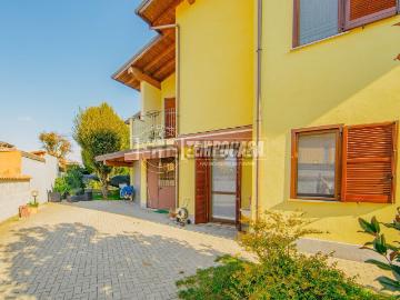 Case e ville in vendita di 136 m² in Strada Fogliano Superiore, 39