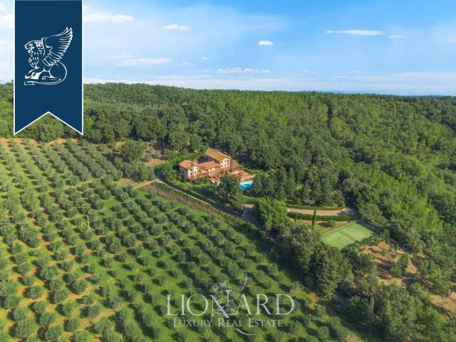 Case e ville in vendita di 1370 m²