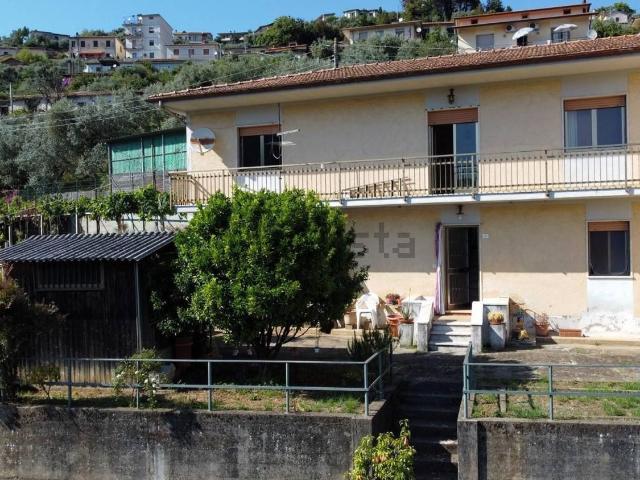 Case e ville in vendita di 137 m²