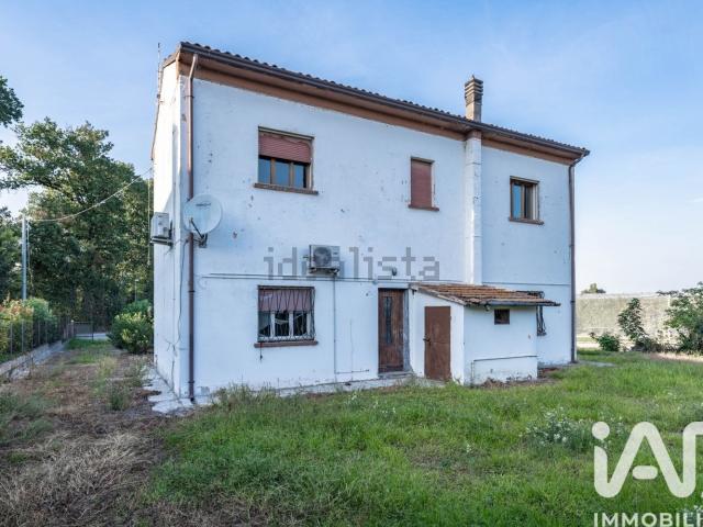 Case e ville in vendita di 137 m² in Via Europa, 3