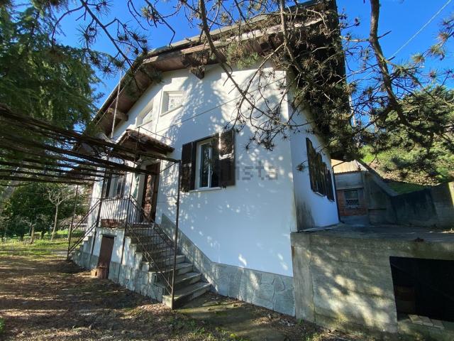 Case e ville in vendita di 137 m² in Strada La Colla Moravia, 60