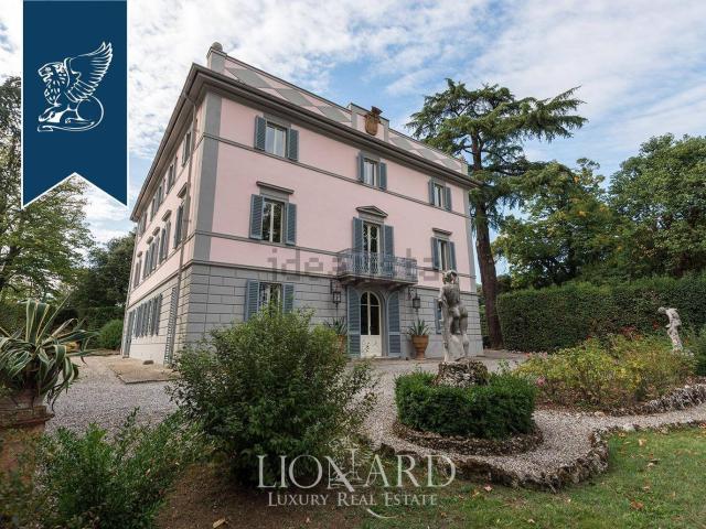Case e ville in vendita di 1388 m²