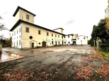 Case e ville in vendita di 1380 m² in Via del Castellaccio