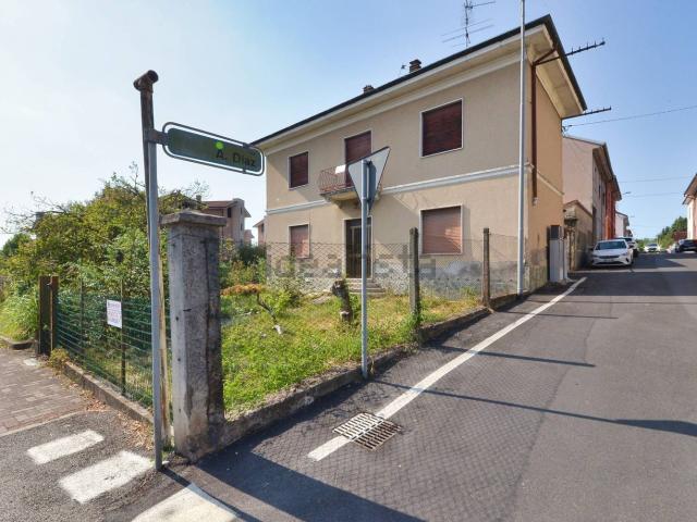 Case e ville in vendita di 138 m² in Via Armando Diaz, 1
