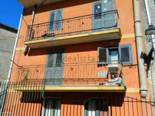 Case e ville in vendita di 138 m² in Via Firriato, 31