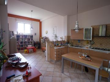 Case e ville in vendita di 138 m² in Via Zullo