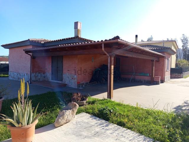 Case e ville in vendita di 139 m² in Via A. Gramsci, 212