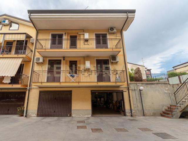 Case e ville in vendita di 139 m² in Via Emanuela Setticarraro, 59