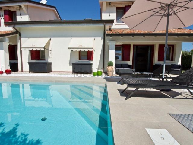 Villetta bifamiliare in vendita di 139 m² in Via Moriglione