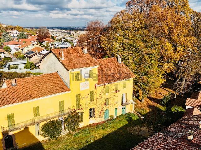 Case e ville in vendita di 1409 m² in Via Saluzzo, 15