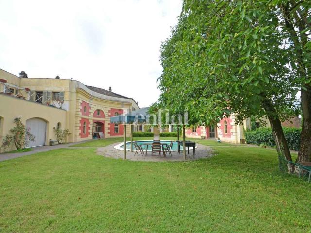 Case e ville in vendita di 1400 m² in Via Cavour, 45