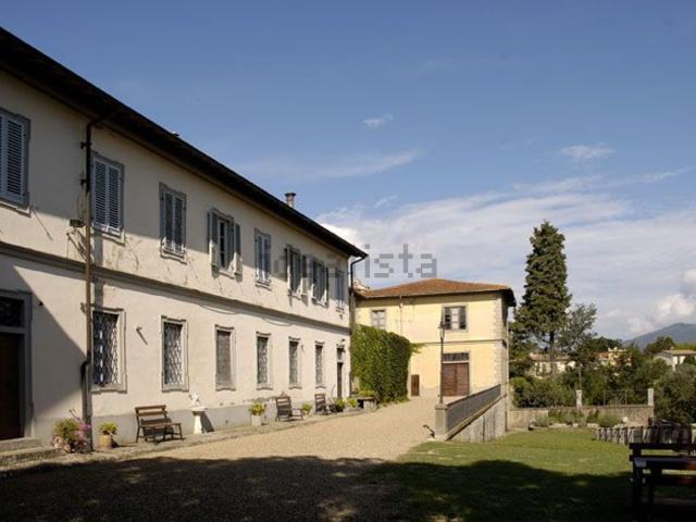 Case e ville in vendita di 1400 m² in Via Valcello
