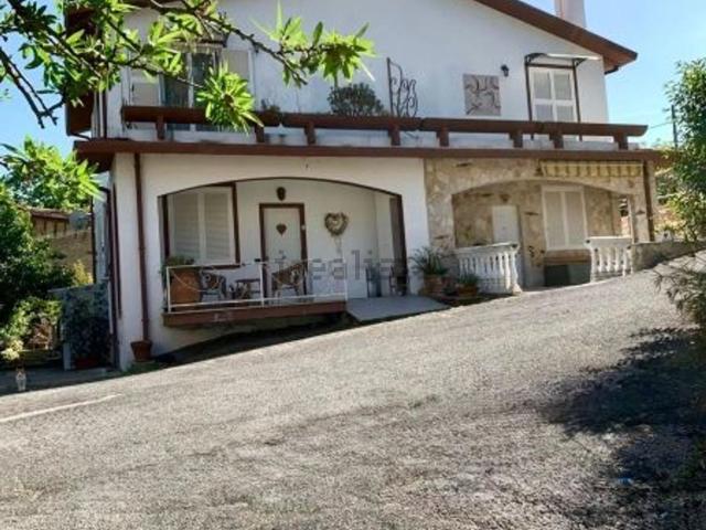 Villetta bifamiliare in vendita di 140 m²
