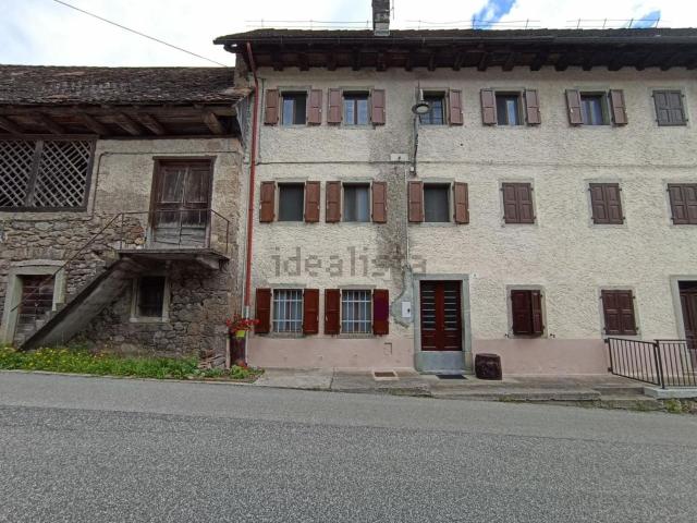 Case e ville in vendita di 140 m² in Frazione Osais, 8