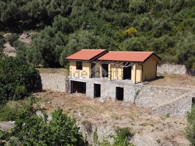 Case e ville in vendita di 140 m²