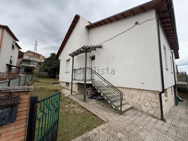 Case e ville in vendita di 140 m² in Via Campomicciolo, 351