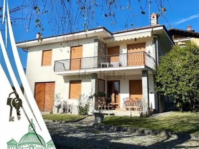 Case e ville in vendita di 140 m² in Via Capitano Cuniberti, 6