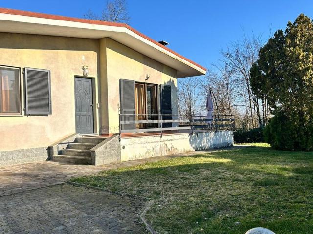 Case e ville in vendita di 140 m² in Via Capra, 21