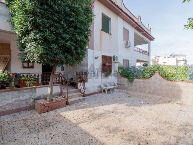 Case e ville in vendita di 140 m² in Via Cristoforo Colombo, 35
