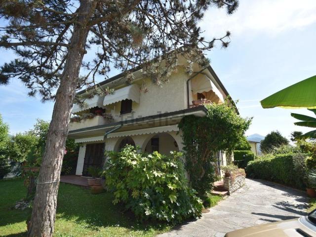 Case e ville in vendita di 140 m² in Via Africa
