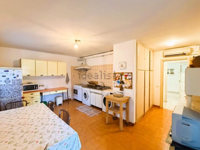 Case e ville in vendita di 140 m² in Via Ardeatina, 247