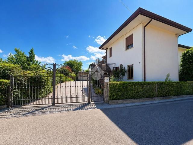 Case e ville in vendita di 140 m² in Via Boligo, 30