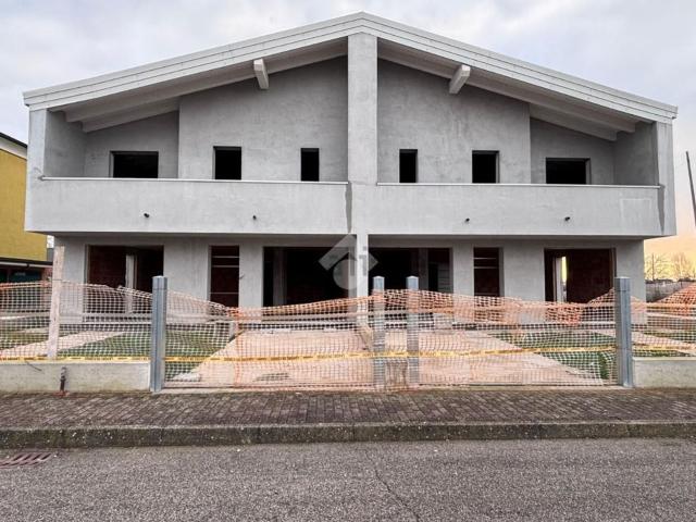 Case e ville in vendita di 140 m² in Via Galvan, 168