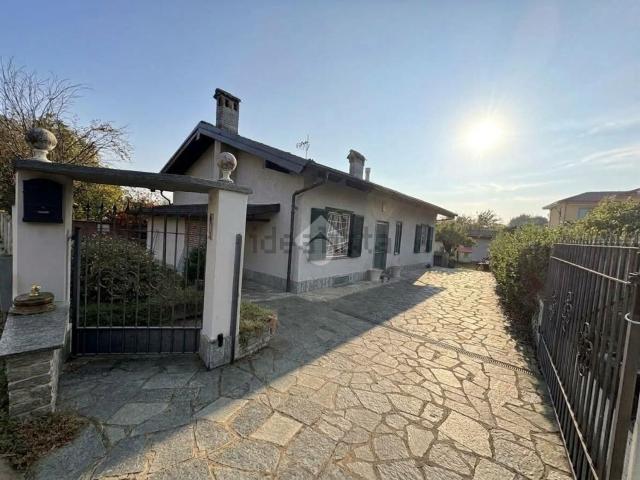 Case e ville in vendita di 140 m² in Via Garola