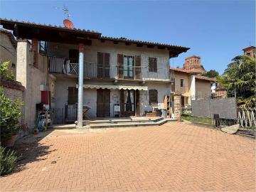 Case e ville in vendita di 140 m² in Via Giuseppe Garibaldi, 9