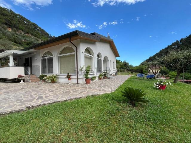 Case e ville in vendita di 140 m² in Via Giovanni Pietro Vitali, 20