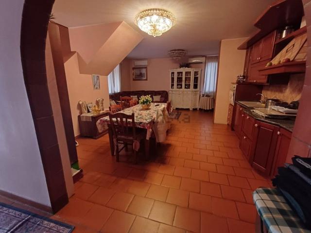 Case e ville in vendita di 140 m² in Via Don Giacomo Grazioli