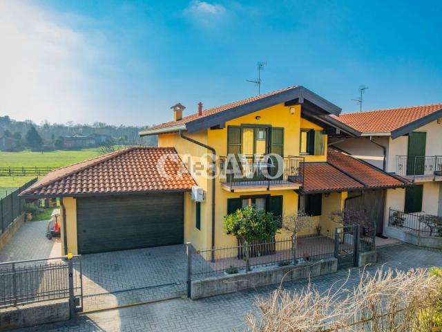 Case e ville in vendita di 140 m² in Via dei Cesari, 14
